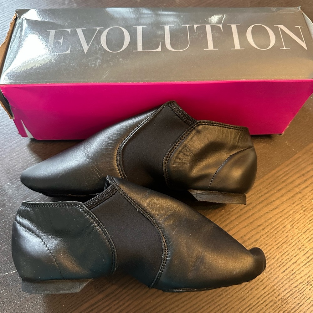 Revolution Dancewear Stretch Jazz Boot in Black